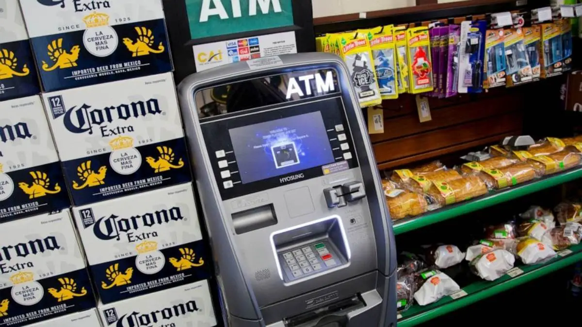 How to withdraw from a convenience store ATM for free?