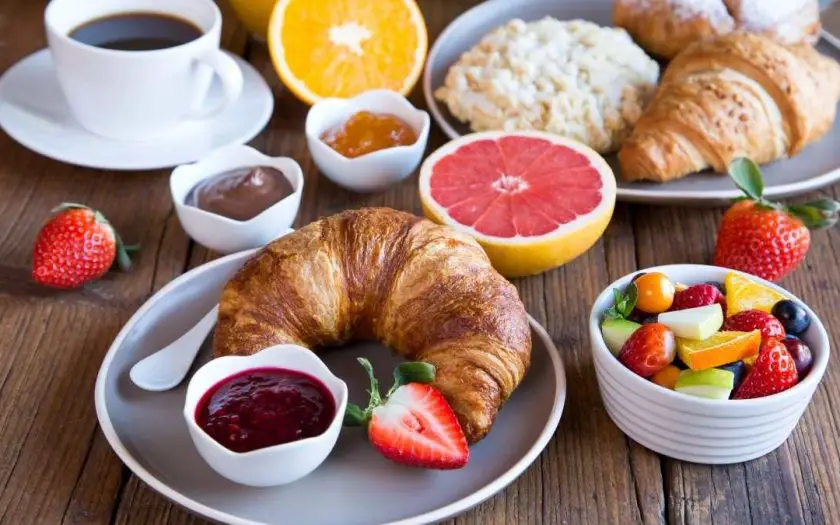 Is sweets OK for breakfast? Why eating in the morning is important